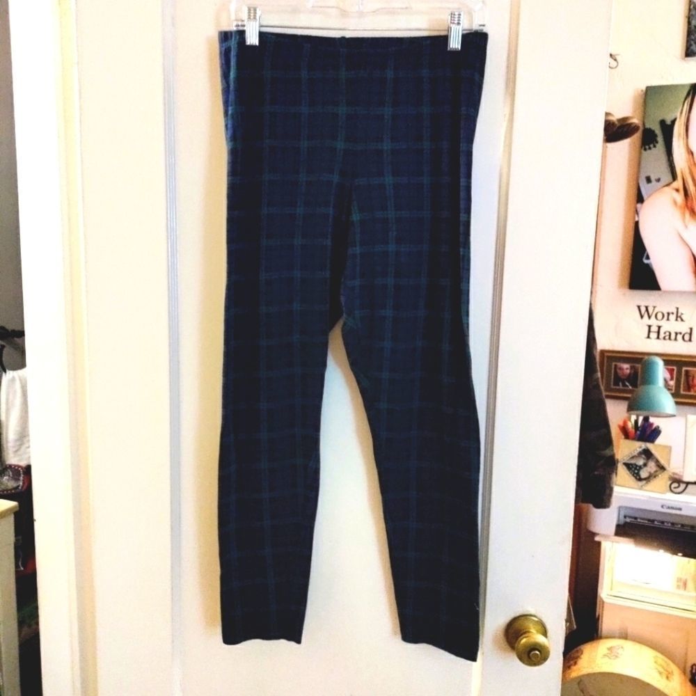Green and blue pattern leggings